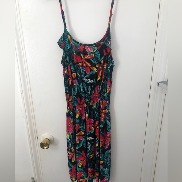 Floral dress 🆓 - Picture 6 of 9